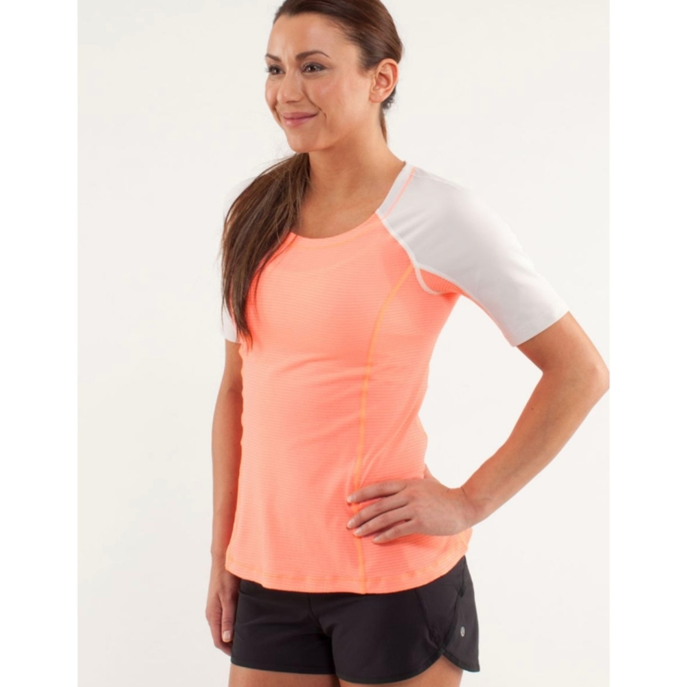 Lululemon| Run: Turn it up Tee